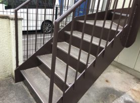 外部階段の塗装工事