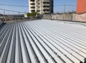 折半屋根・ボルトキャップとは?|岡崎市・西尾市の外壁塗装専門店カナルペイント